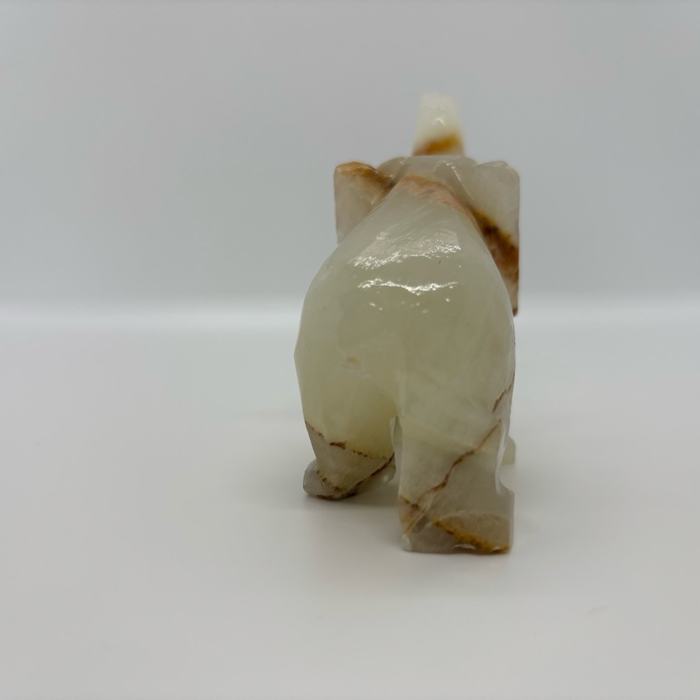 Vintage Elephant Figurine Paperweight, Hand Carved Cream Tone Onyx - Picture 5 of 7